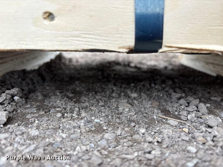 image for item EO4035 PC400 breaker