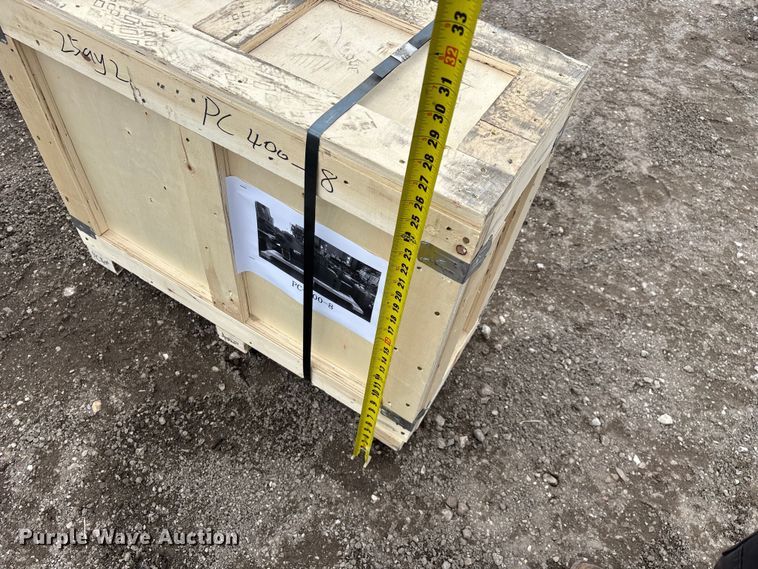 image for item EO4035 PC400 breaker