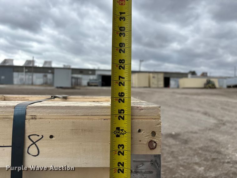 image for item EO4035 PC400 breaker