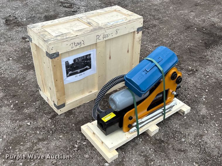 image for item EO4035 PC400 breaker