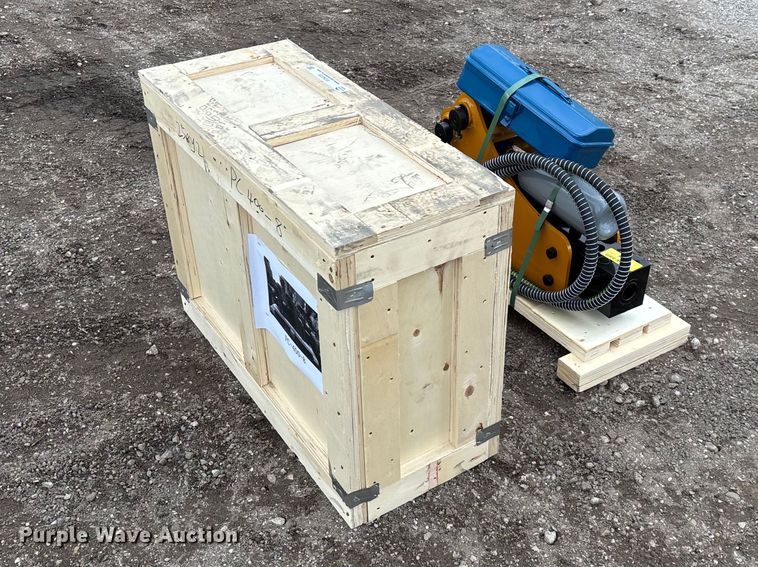 image for item EO4035 PC400 breaker