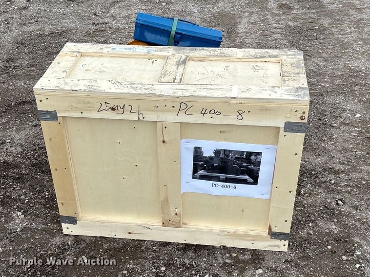 image for item EO4035 PC400 breaker