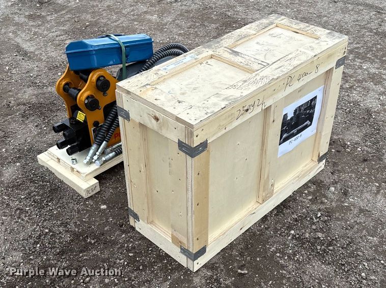 image for item EO4035 PC400 breaker