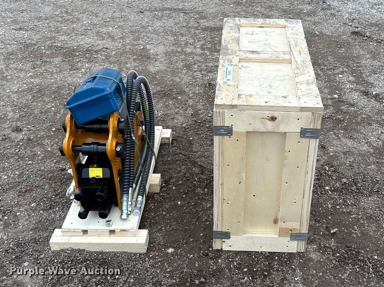 image for item EO4035 PC400 breaker