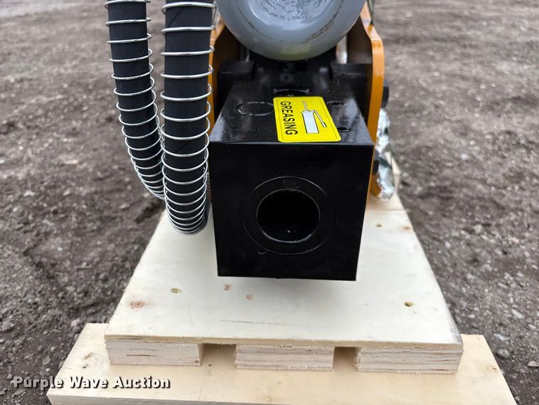 image for item EO4035 PC400 breaker