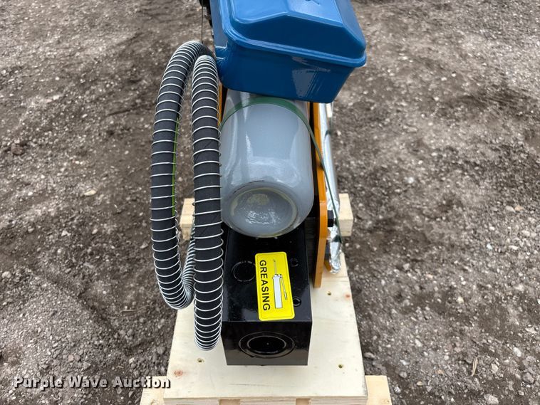 image for item EO4035 PC400 breaker