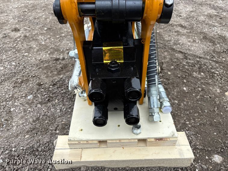 image for item EO4035 PC400 breaker