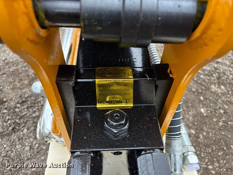 image for item EO4035 PC400 breaker