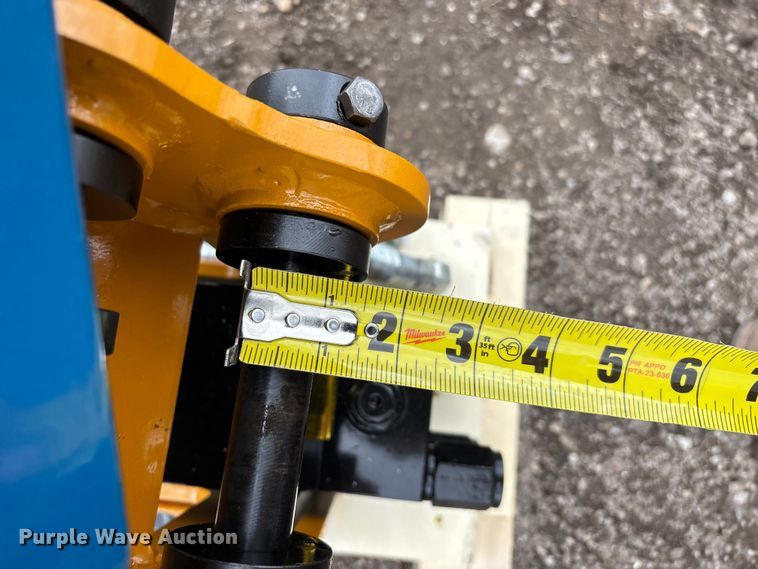 image for item EO4035 PC400 breaker