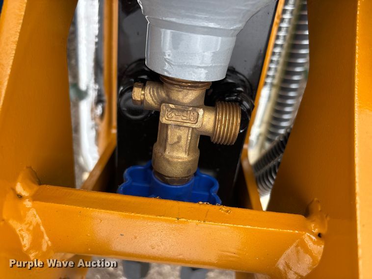 image for item EO4035 PC400 breaker