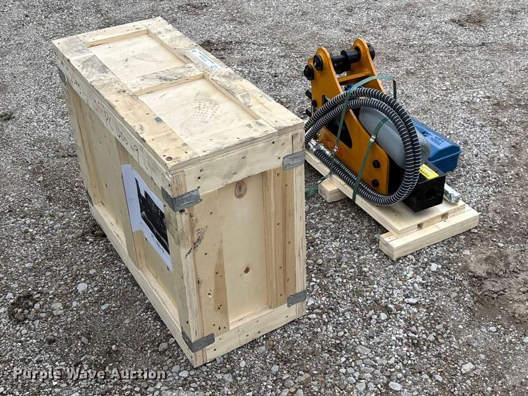 image for item EO4036 PC400 breaker