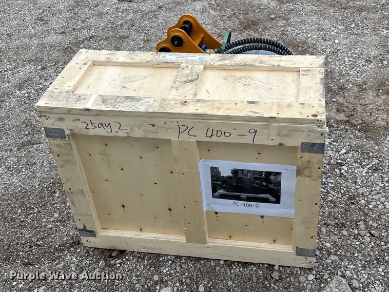 image for item EO4036 PC400 breaker