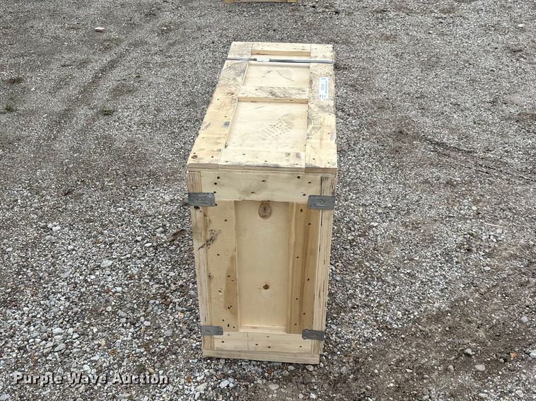 image for item EO4036 PC400 breaker