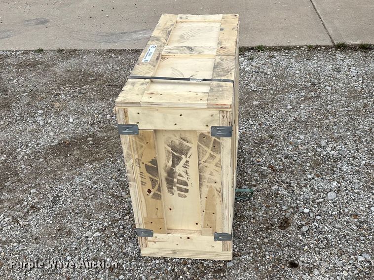 image for item EO4036 PC400 breaker