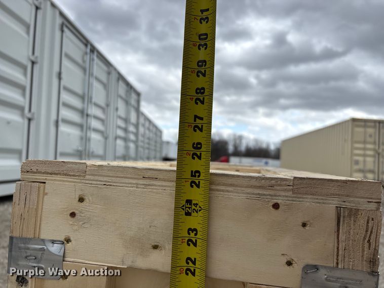 image for item EO4036 PC400 breaker