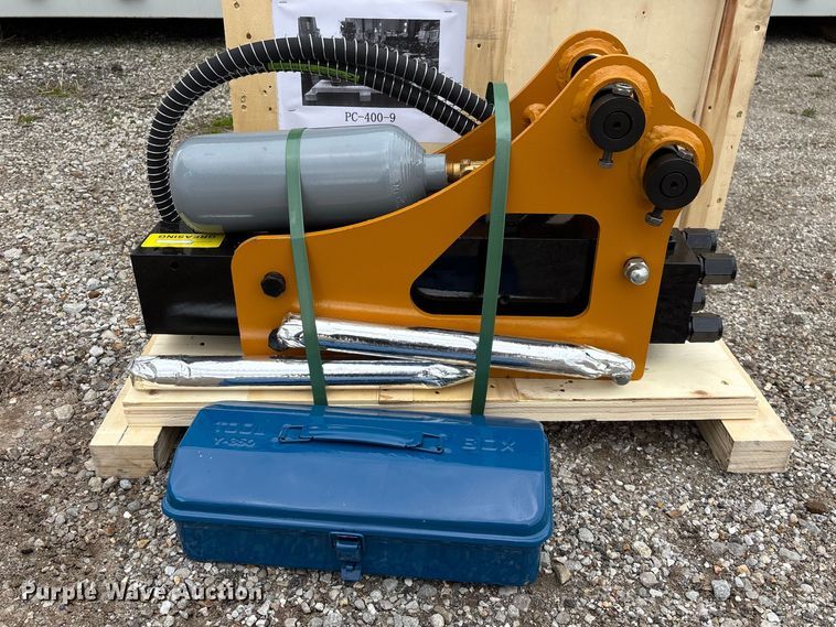 image for item EO4036 PC400 breaker