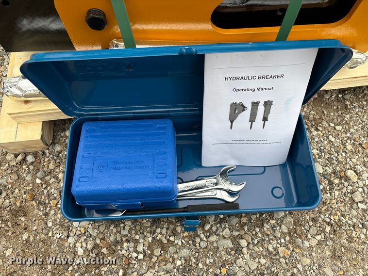 image for item EO4036 PC400 breaker