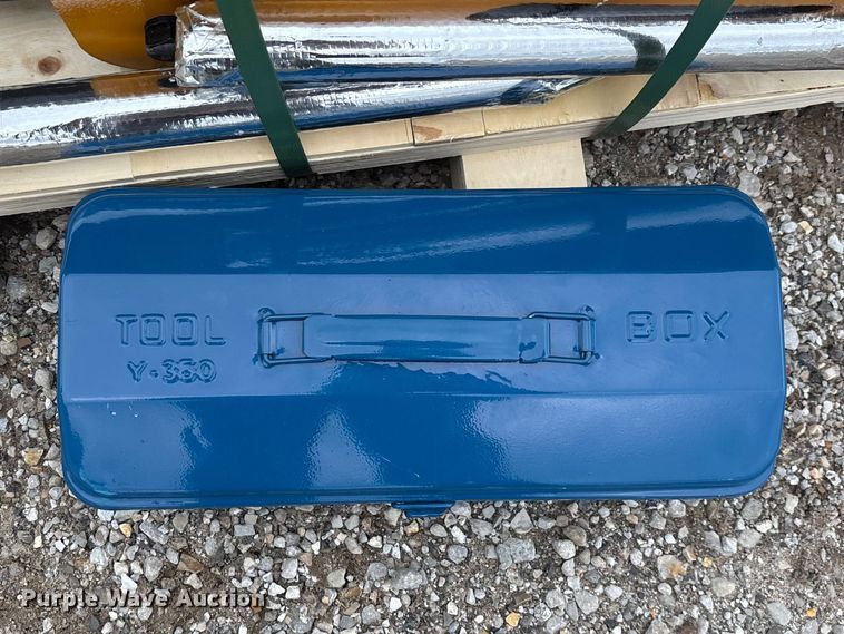 image for item EO4036 PC400 breaker