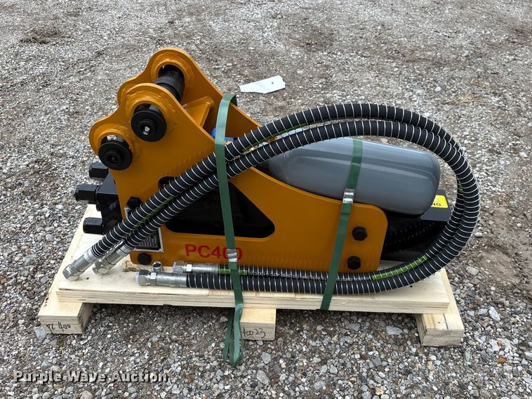 image for item EO4036 PC400 breaker