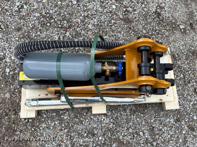 image for item EO4036 PC400 breaker