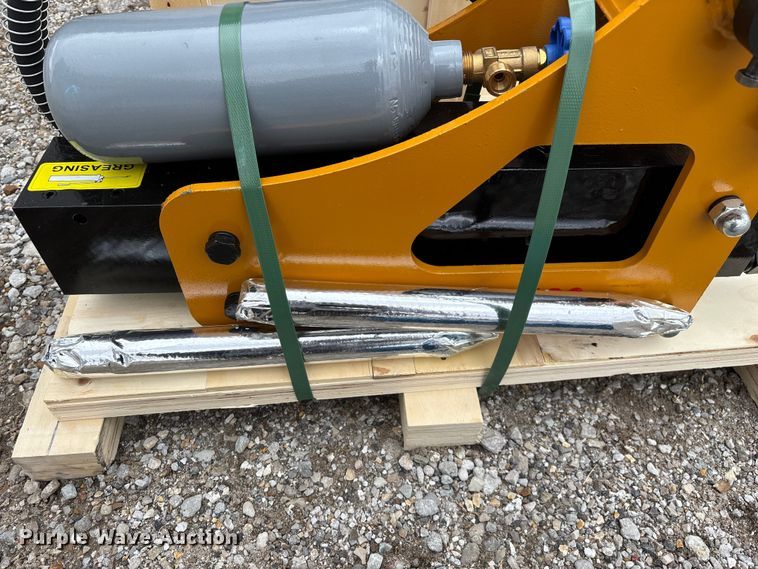 image for item EO4036 PC400 breaker