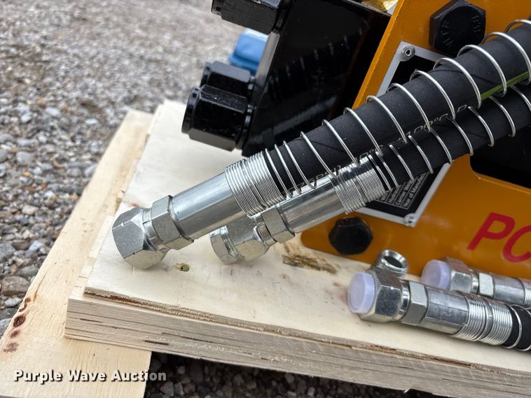 image for item EO4036 PC400 breaker