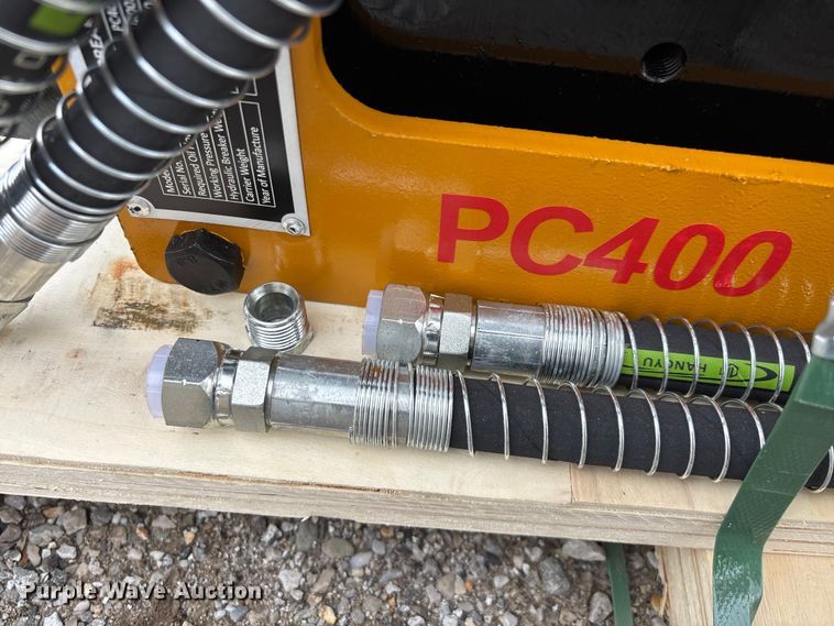 image for item EO4036 PC400 breaker