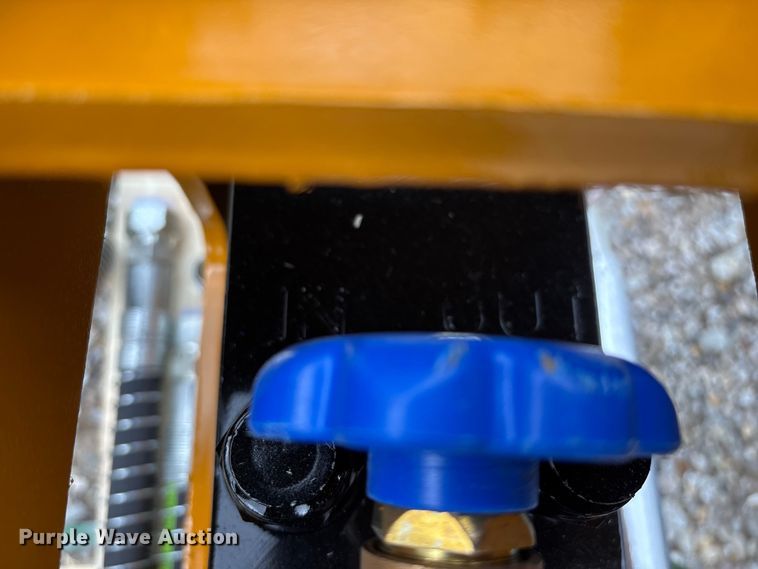 image for item EO4036 PC400 breaker