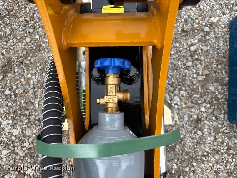 image for item EO4036 PC400 breaker