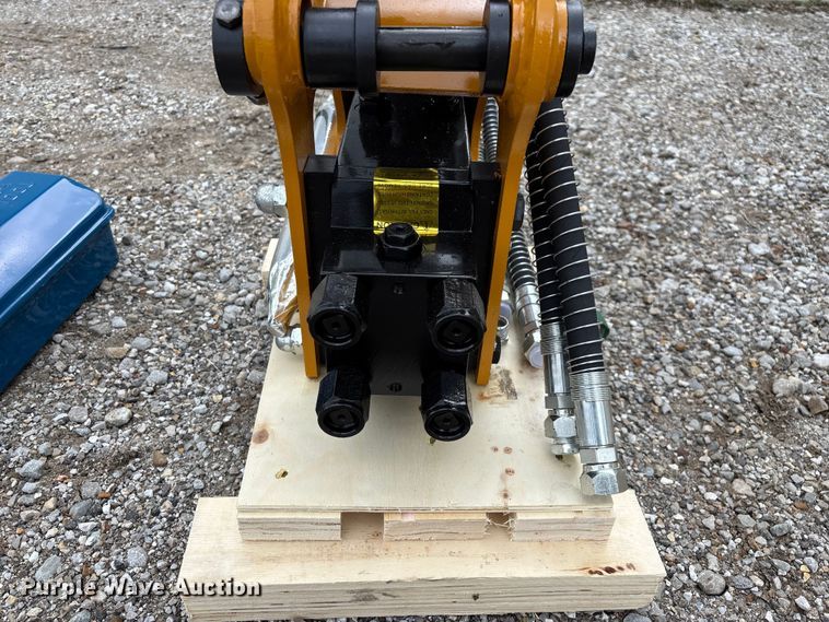 image for item EO4036 PC400 breaker