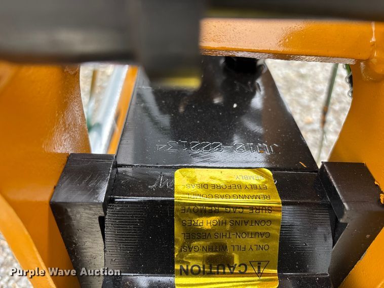 image for item EO4036 PC400 breaker