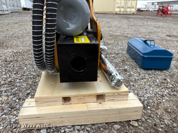 image for item EO4036 PC400 breaker