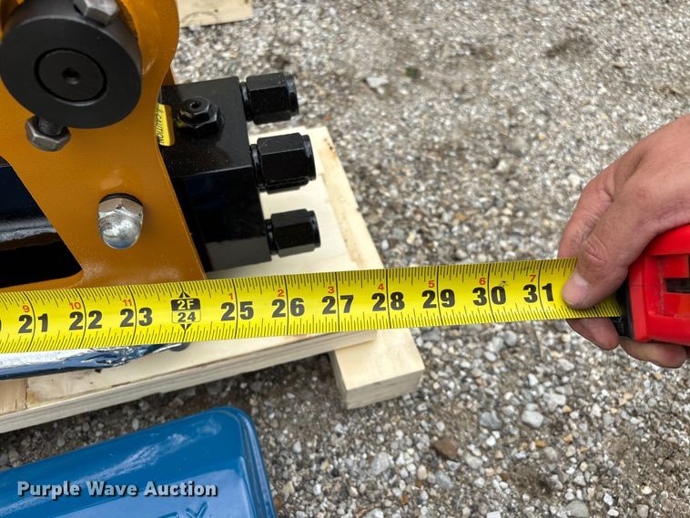 image for item EO4036 PC400 breaker