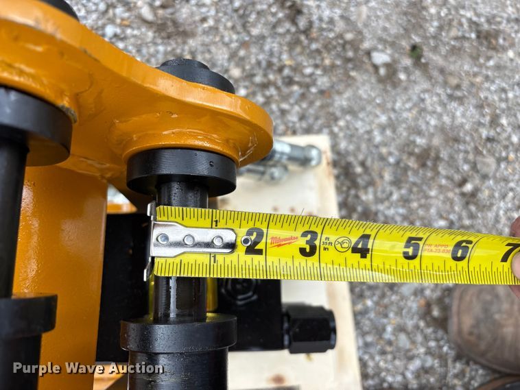 image for item EO4036 PC400 breaker