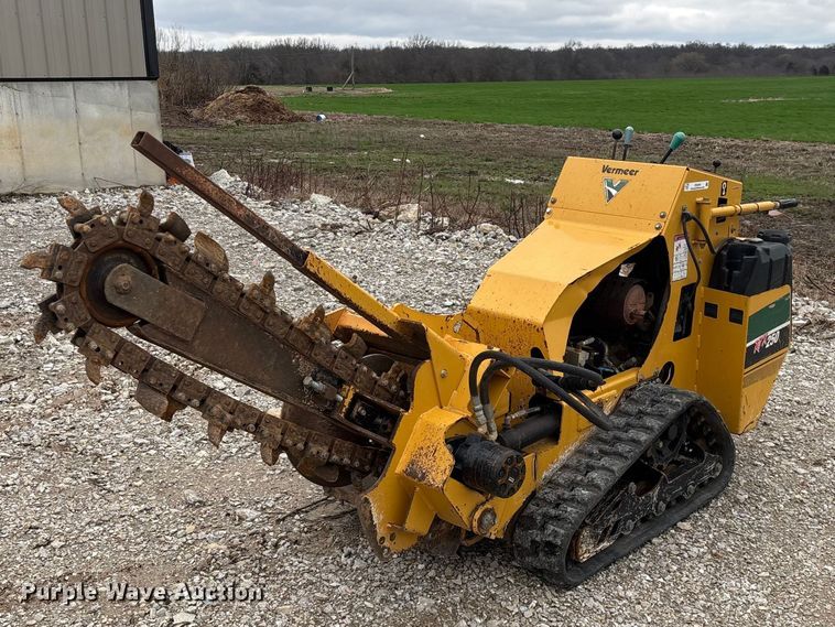 image for item EO4044 Vermeer RTX250 trencher