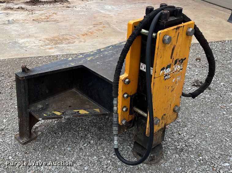 image for item EO4046 Montana 750R Rancher skid steer post driver