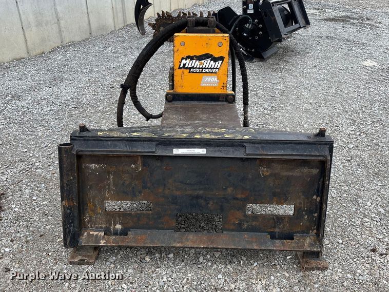 image for item EO4046 Montana 750R Rancher skid steer post driver