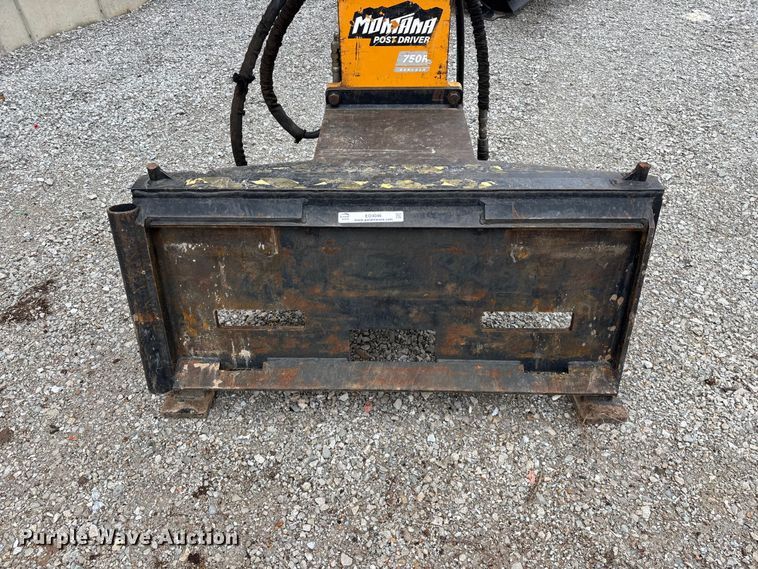 image for item EO4046 Montana 750R Rancher skid steer post driver
