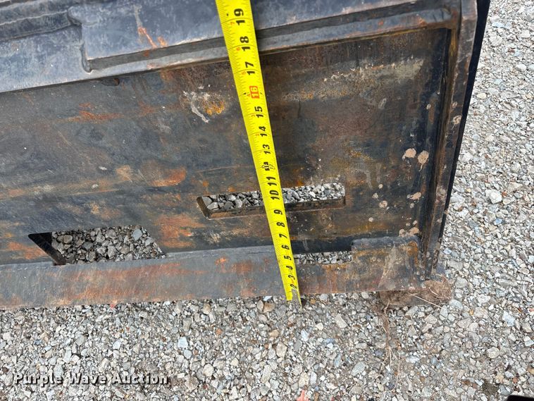 image for item EO4046 Montana 750R Rancher skid steer post driver