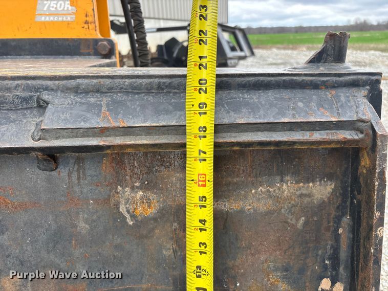 image for item EO4046 Montana 750R Rancher skid steer post driver