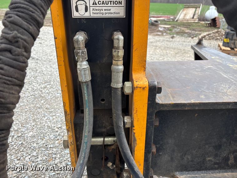 image for item EO4046 Montana 750R Rancher skid steer post driver