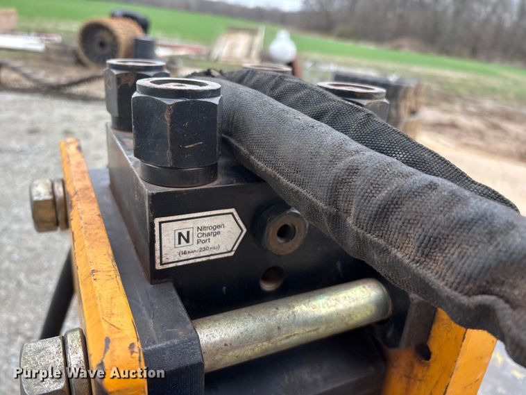 image for item EO4046 Montana 750R Rancher skid steer post driver