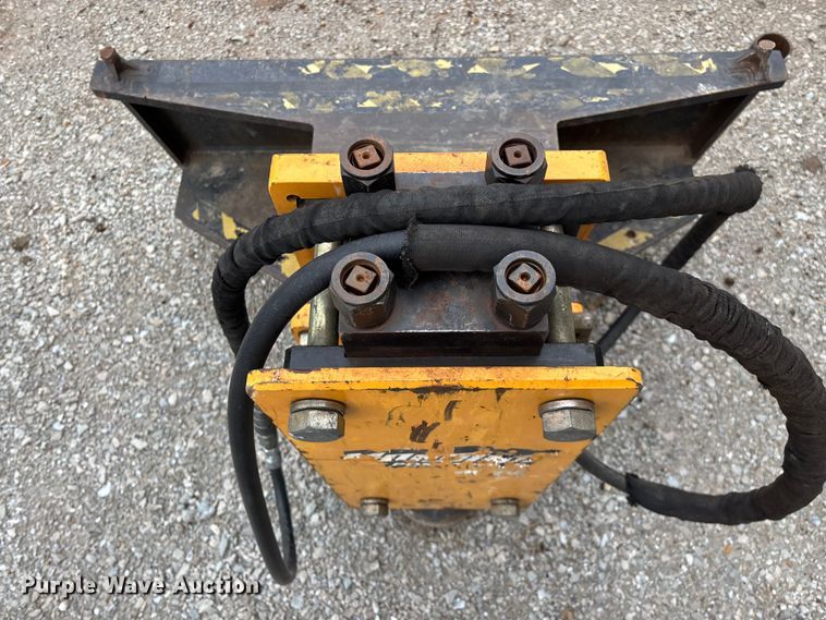 image for item EO4046 Montana 750R Rancher skid steer post driver