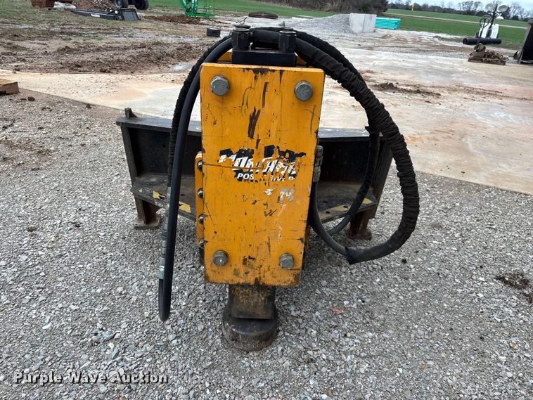 image for item EO4046 Montana 750R Rancher skid steer post driver