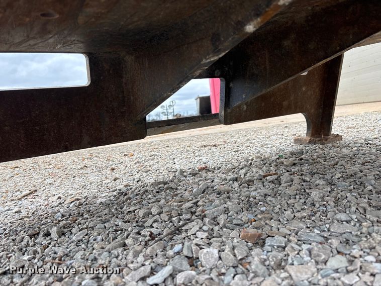 image for item EO4046 Montana 750R Rancher skid steer post driver