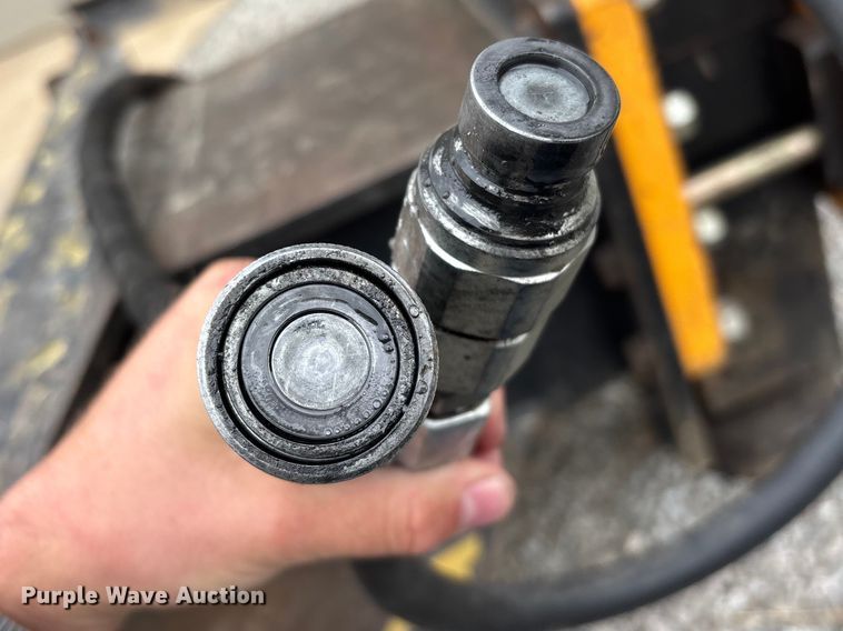 image for item EO4046 Montana 750R Rancher skid steer post driver