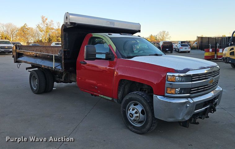 image for item EO4732 2015 Chevrolet Silverado 3500 dump bed pickup truck