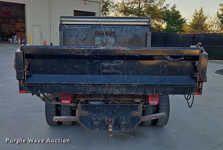 image for item EO4732 2015 Chevrolet Silverado 3500 dump bed pickup truck