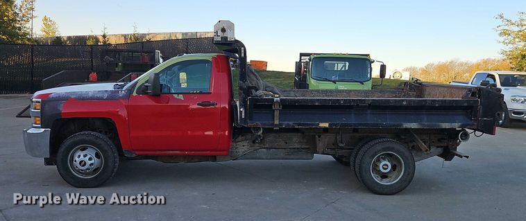 image for item EO4732 2015 Chevrolet Silverado 3500 dump bed pickup truck