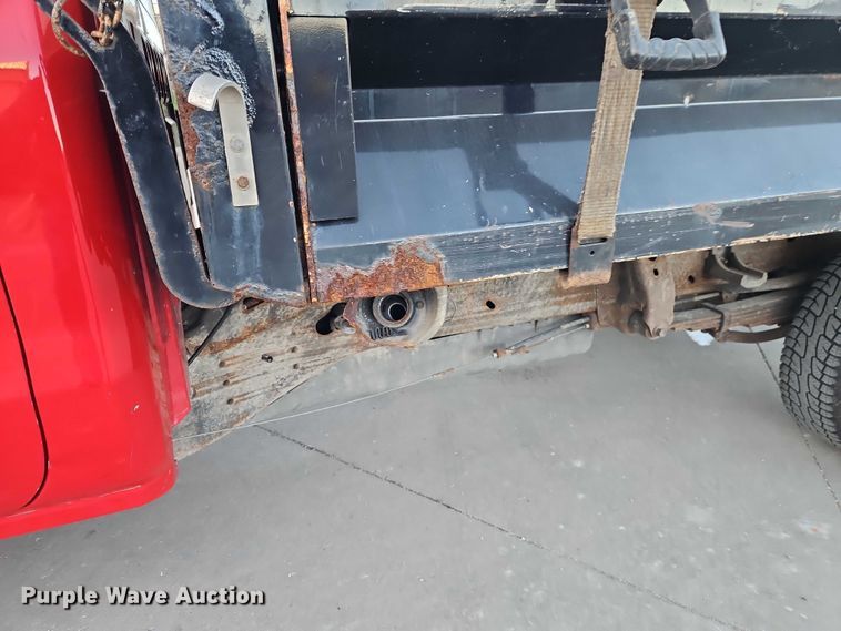 image for item EO4732 2015 Chevrolet Silverado 3500 dump bed pickup truck